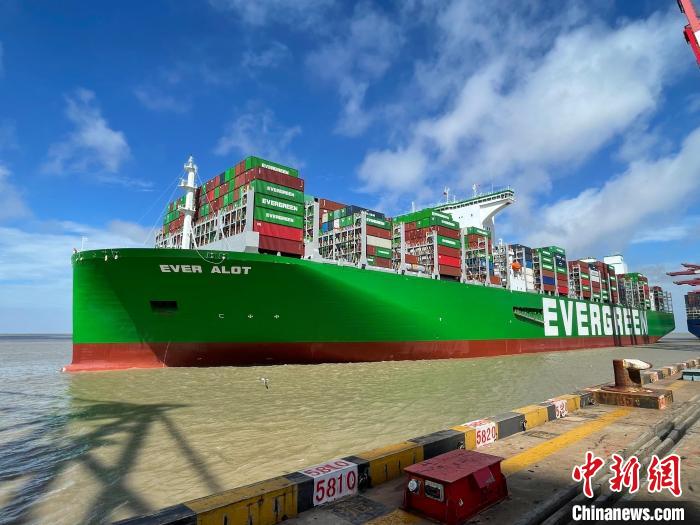 單船運能“天花板”不斷打破上海口岸“大船經(jīng)濟”方興未艾