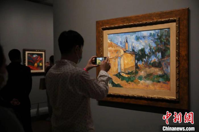 “現(xiàn)代藝術(shù)100年——意大利國(guó)家現(xiàn)當(dāng)代美術(shù)館珍藏”藝術(shù)大展?！埡鄠?攝