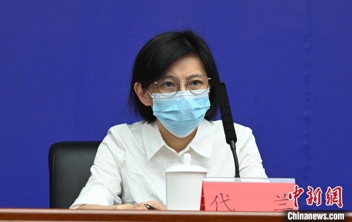 成都市經(jīng)信局總工程師代蘭?！“苍?攝