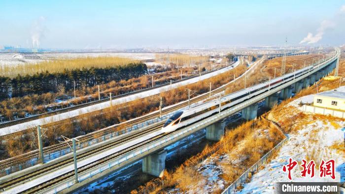 動車組列車在運行中?！」F提供