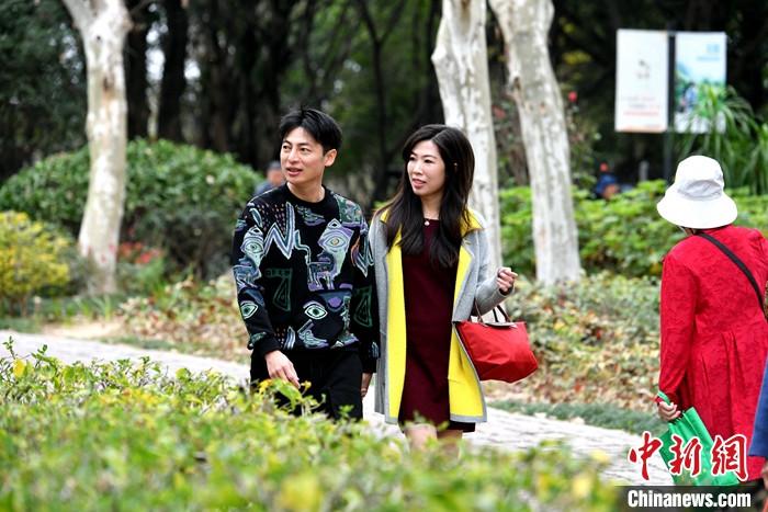 圖為3月15日，張家豪(左)與林佳臻在福建福州金山公園游玩。 <a target='_blank' href='/'><p  align=