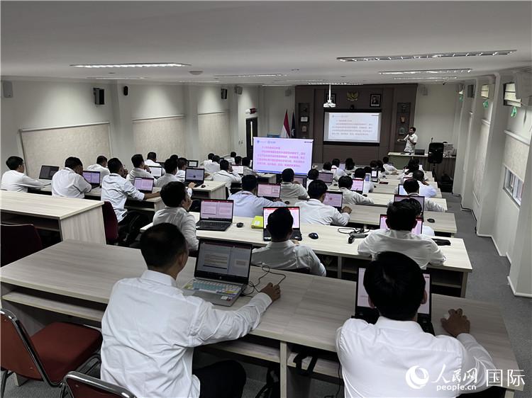 學習現(xiàn)場。人民網(wǎng)記者 張杰攝