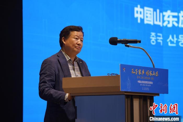 韓國(guó)一般旅游業(yè)協(xié)會(huì)副會(huì)長(zhǎng)白承弻致辭?！⑿?攝