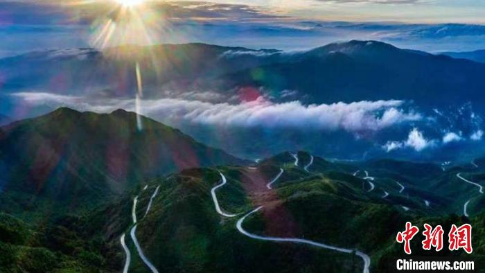 湖南城步苗族自治縣地處湘西南苗疆要區(qū)。　城步縣委宣傳部 供圖