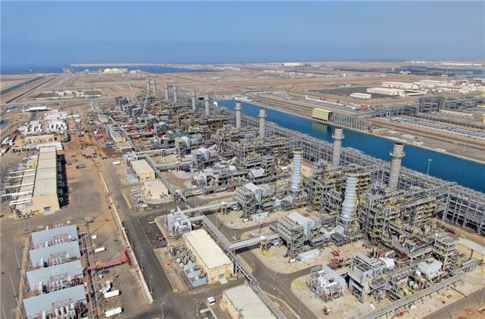 圖為無(wú)人機(jī)拍攝的吉贊燃機(jī)聯(lián)合循環(huán)電站。山東電建供圖