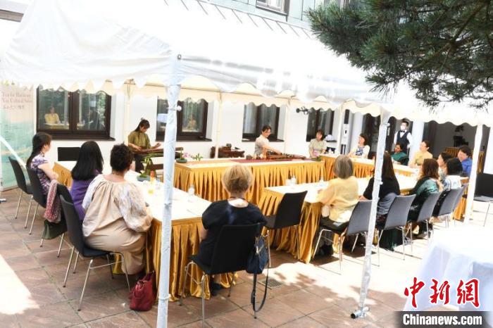 圖為活動現(xiàn)場?！“亓种袊幕行墓﹫D。