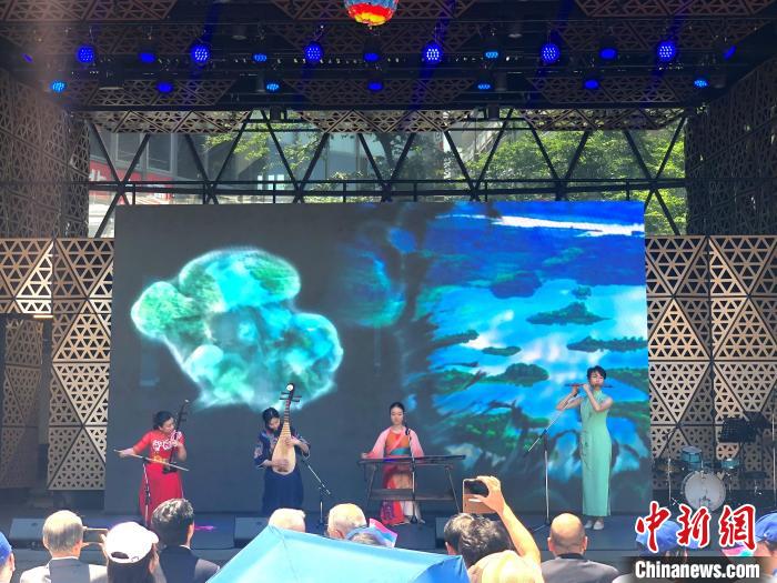 開幕式上舞臺展演之一《水龍吟》。　中國駐東京旅游辦事處供圖