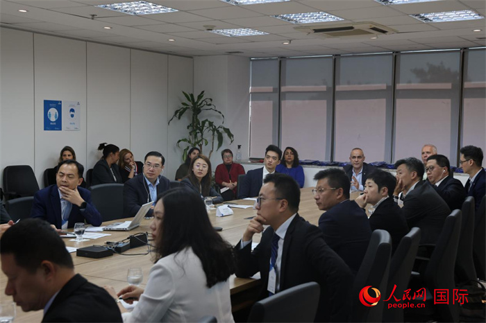 與會(huì)代表參與座談交流。人民網(wǎng)記者 時(shí)元皓攝