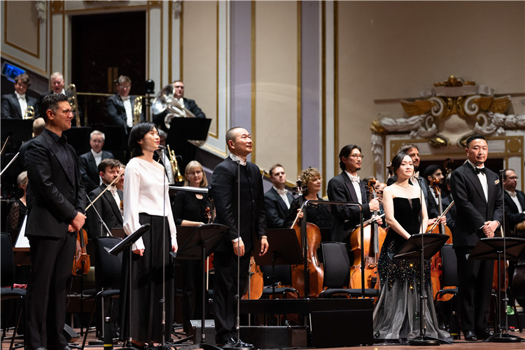 圖片說明： 8月5日，2023愛丁堡國際藝術(shù)節(jié)開幕式音樂會《慈悲頌》的演出現(xiàn)場。照片由藝術(shù)節(jié)組委會提供