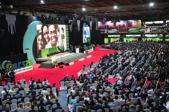 9月4日，在肯尼亞內羅畢，與會代表參加首屆非洲氣候峰會開幕式。新華社記者 韓旭 攝