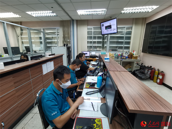 “曼谷無(wú)線電中心”工作現(xiàn)場(chǎng)。人民網(wǎng)記者 白元琪攝