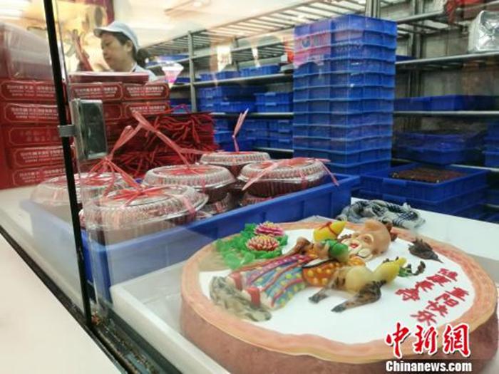 資料圖：等待銷售的重陽糕?！＄娚?攝