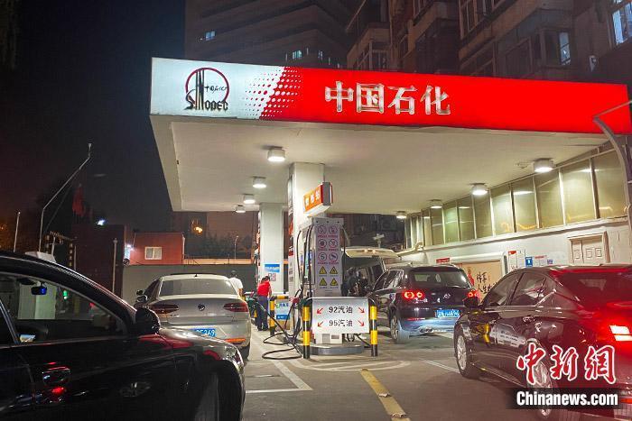資料圖:加油站。 中新財經(jīng) 葛成 攝