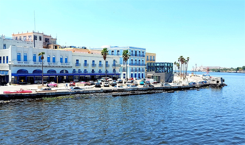 連接哈瓦那新老城區(qū)的海濱大道。于世文攝