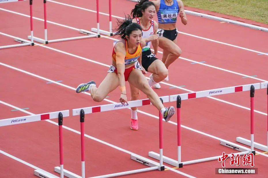 圖為吳艷妮在10日的比賽中。陳冠言 攝