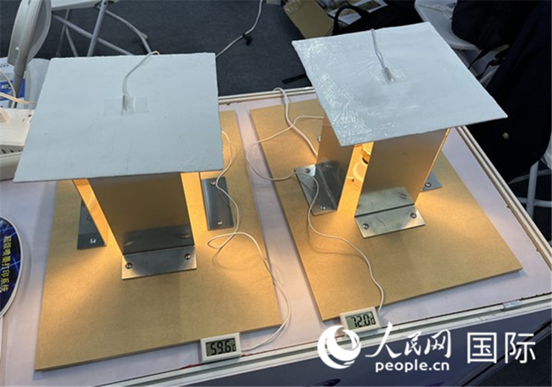 氣凝膠隔熱材料應(yīng)用效果展示。（人民網(wǎng)記者 陳思攝）