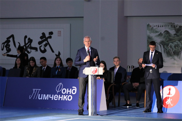 俄羅斯體育部長(zhǎng)馬特欽致辭。駐俄羅斯大使館供圖