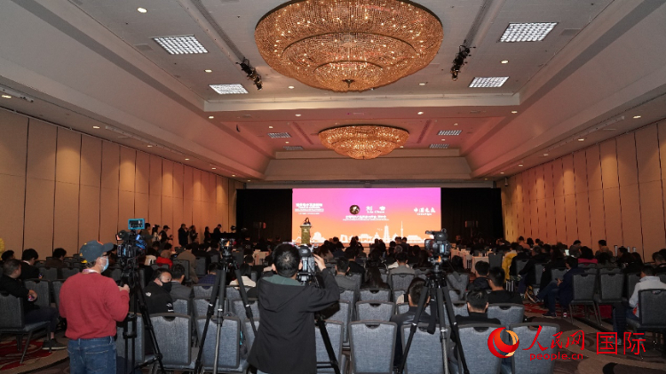 “中國(guó)之夜暨消費(fèi)電子發(fā)展論壇”現(xiàn)場(chǎng)。人民網(wǎng)記者 鄧圩攝