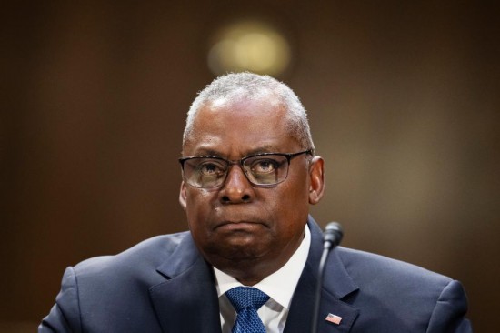 這是2023年10月31日，在美國首都華盛頓國防部長奧斯汀出席國會聽證會。新華社記者劉杰攝