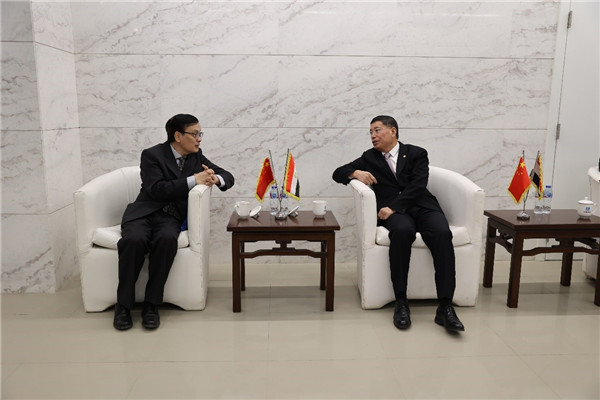 李永明同埃及趙劉慶公參會(huì)談交流。主辦方供圖