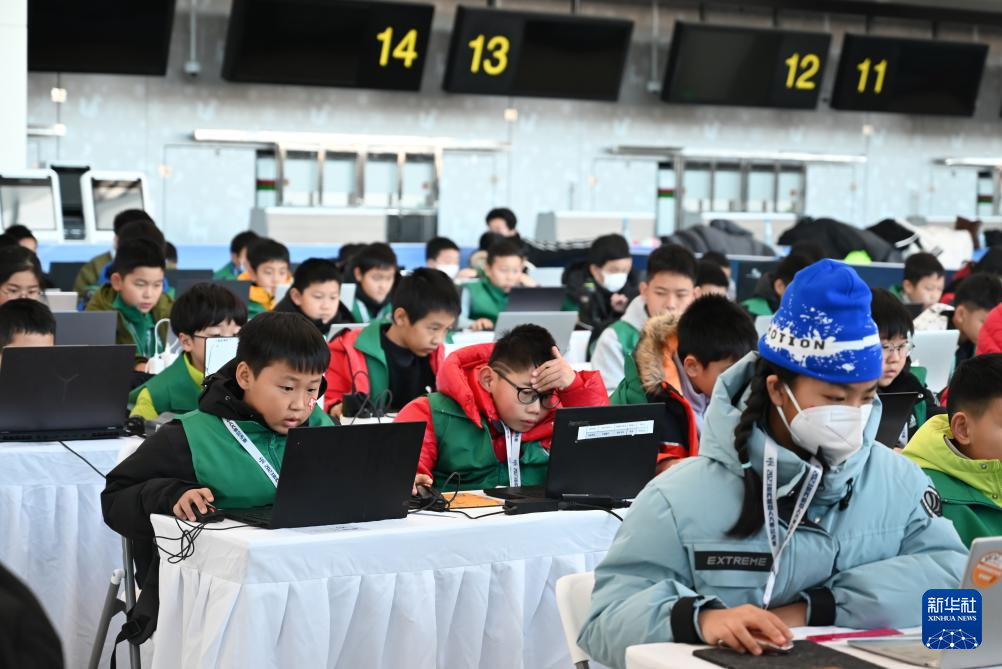 1月26日，選手們?cè)诒荣愔?。新華社記者 宋心平 攝