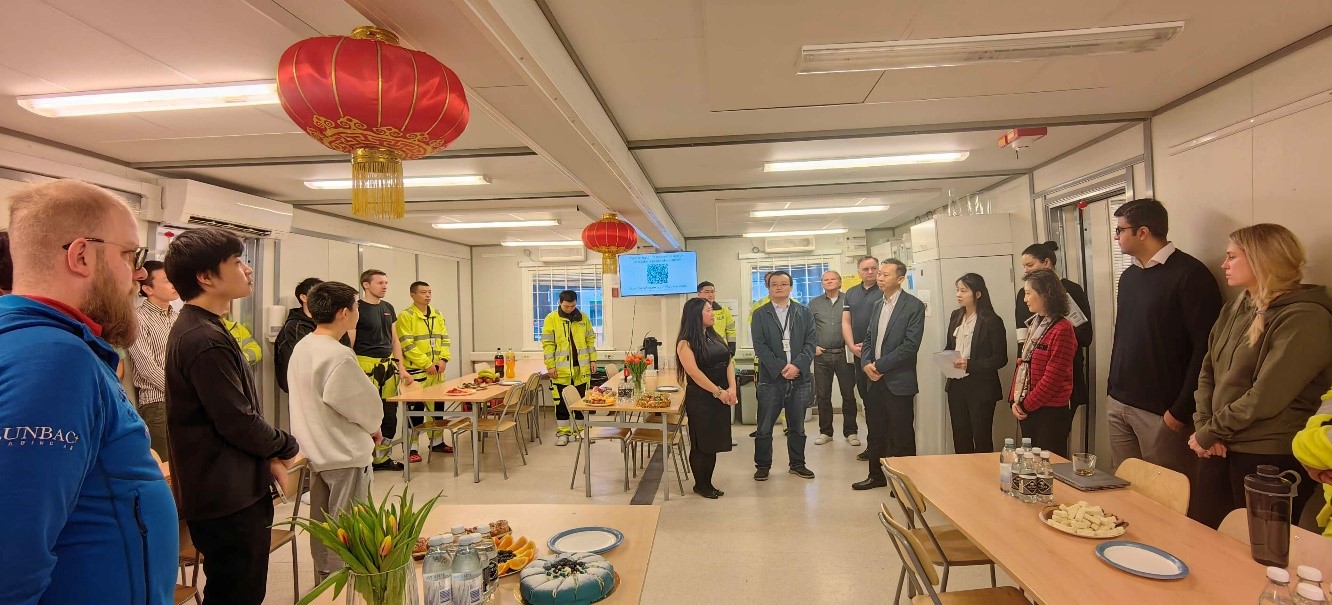 中國(guó)駐瑞典大使崔愛民走訪中鐵隧道局集團(tuán)瑞典工程公司。中國(guó)駐瑞典大使館供圖