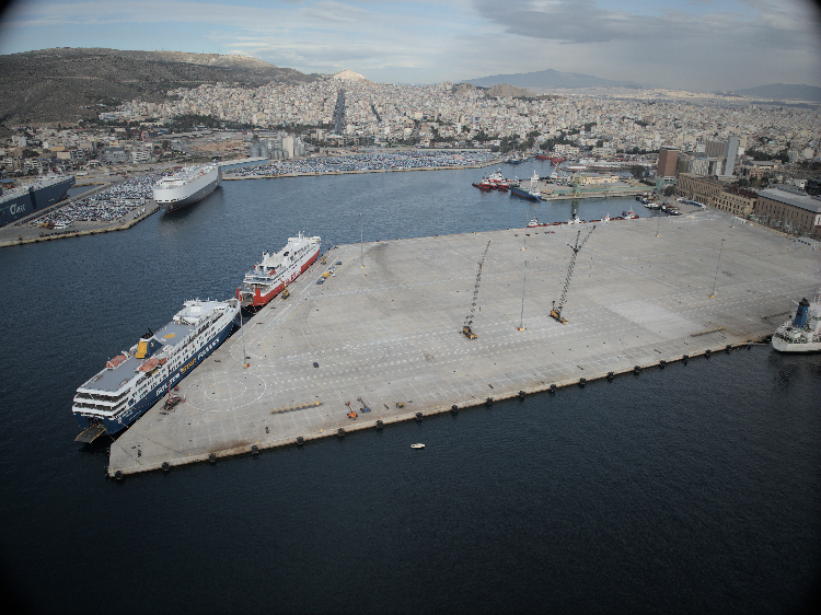 赫拉克萊烏斯?jié)L裝碼頭全景。比雷埃夫斯港港務(wù)局供圖