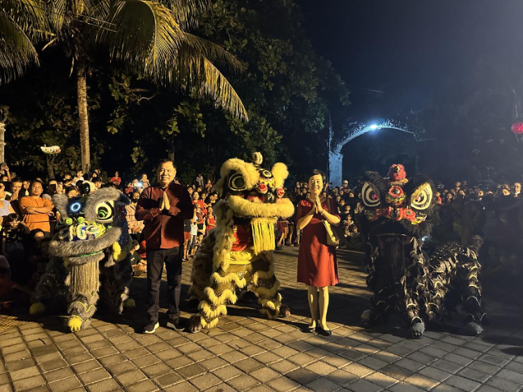 舞獅表演。巴陵康孔子學(xué)院供圖