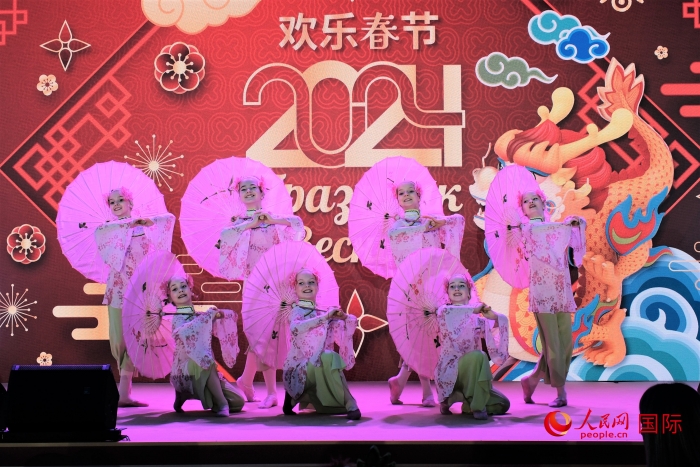 活動(dòng)現(xiàn)場(chǎng)的精彩演出。于子恒攝