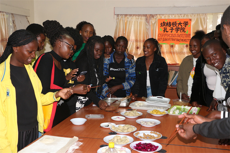 活動現(xiàn)場?？夏醽啺８耦D大學孔子學院供圖