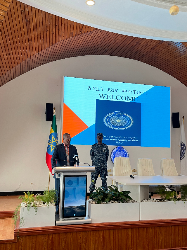 圖為埃塞警察大學(xué)校長(zhǎng)梅斯芬·阿貝貝致辭。亞的斯亞貝巴大學(xué)孔子學(xué)院供圖