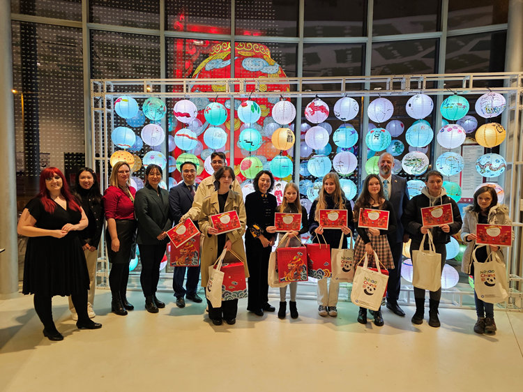 獲獎學(xué)生合影。翟朝暉攝