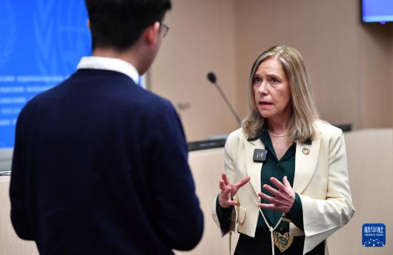 3月19日，在瑞士日內(nèi)瓦，世界氣象組織秘書長(zhǎng)塞萊絲特·紹洛接受新華社記者專訪。新華社記者 連漪 攝