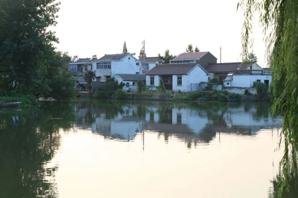 江蘇省揚(yáng)州市寶應(yīng)縣柳堡鎮(zhèn)團(tuán)莊村村景。江蘇鄉(xiāng)村規(guī)劃建設(shè)研究會(huì)供圖