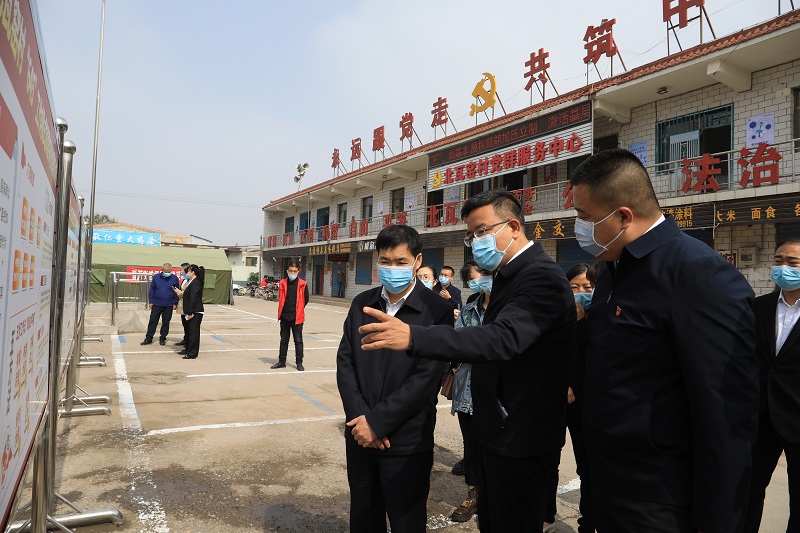 張農(nóng)壽在晉源街道北瓦窯村調(diào)研抓黨建促基層治理能力提升專項(xiàng)行動(dòng)落實(shí)工作。