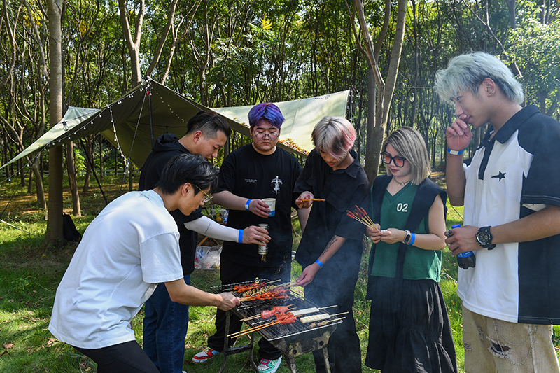 從馬達(dá)加斯加到肥東，楊晉打理的雨悅山房深受年輕人的喜愛(ài)。吳芳攝