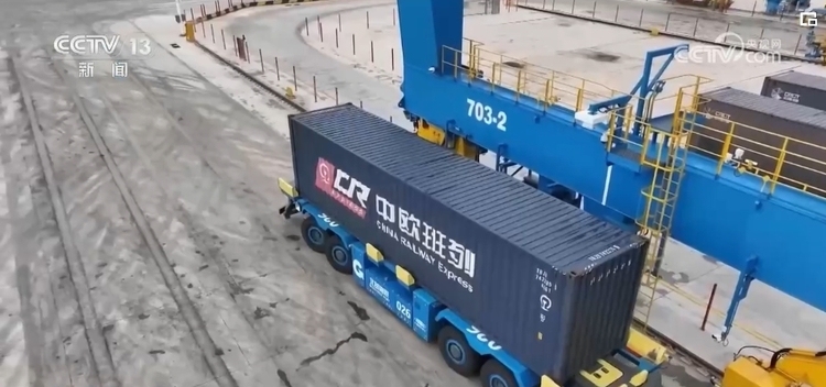 便企服務(wù)實打?qū)?為企業(yè)“出海”保駕護航 經(jīng)濟發(fā)展“添”動力