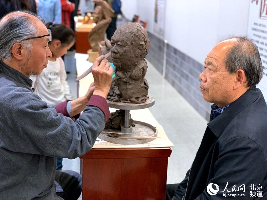 “魅力非遺，情系京西”北京地區(qū)非遺表演創(chuàng)作展開幕。人民網(wǎng) 孟竹 攝