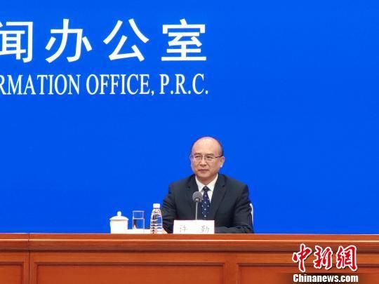  河北省委副書(shū)記、省長(zhǎng)許勤答記者問(wèn)　郭超凱　攝