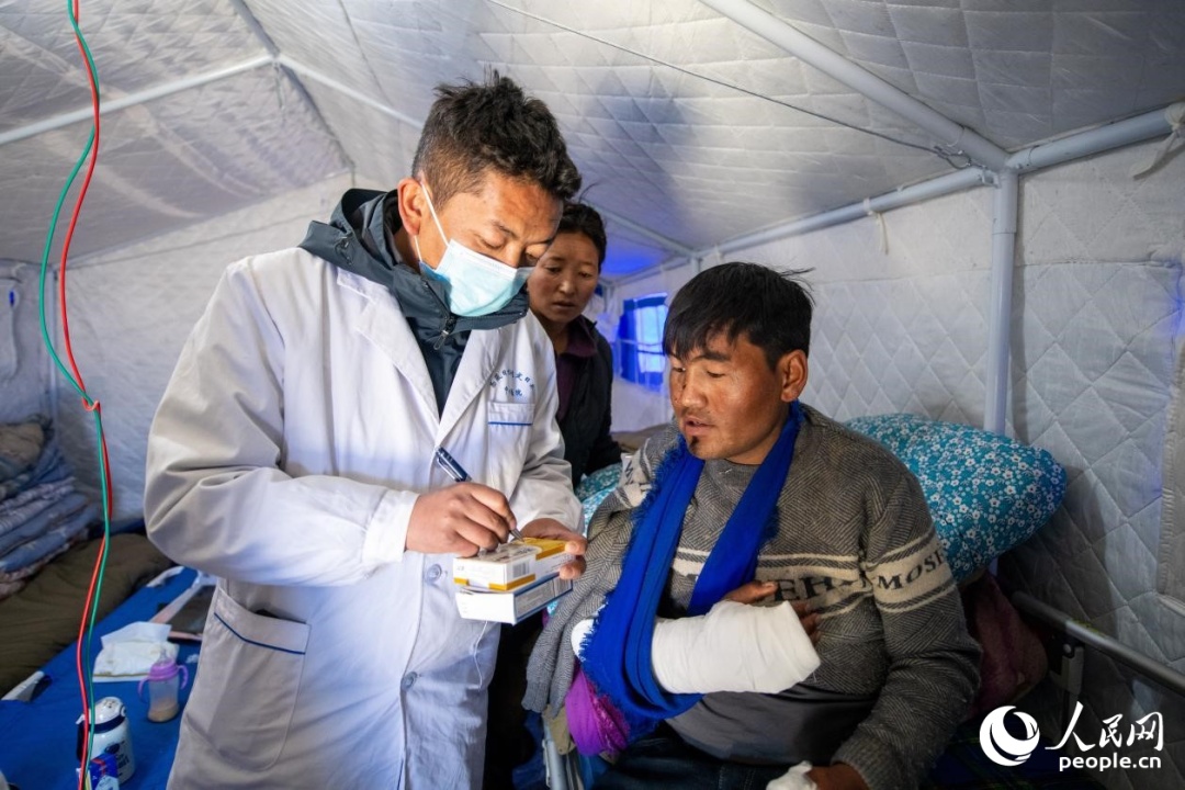 震中日記｜“謝謝，曼巴啦！”