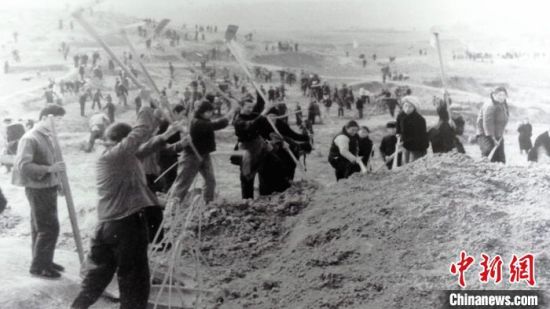 圖為開山治水。(資料圖) 青海省水利廳 供圖