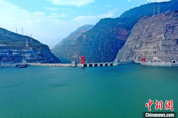 圖為白鶴灘水電站?！∷娝木止﹫D