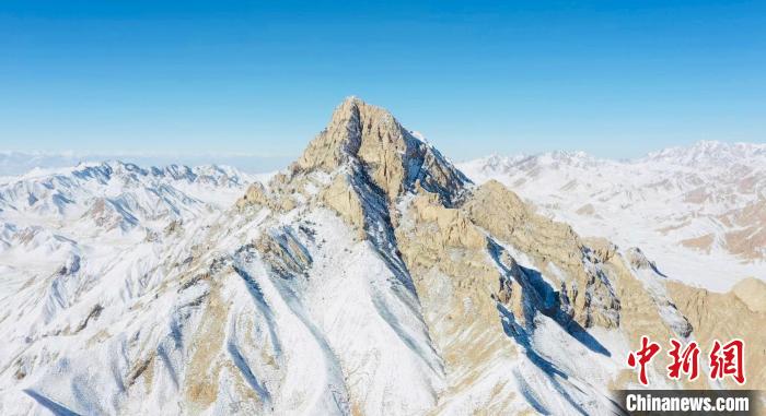 圖為山川被白雪覆蓋?！《继m縣融媒體中心供圖