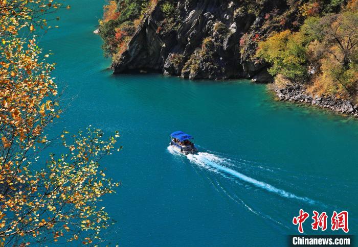 松坪溝風(fēng)光?！『吻搴?攝