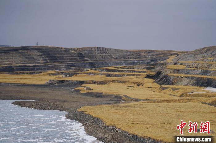 圖為青海省海西蒙古族藏族自治州天峻縣木里礦區(qū)?！●R銘言 攝