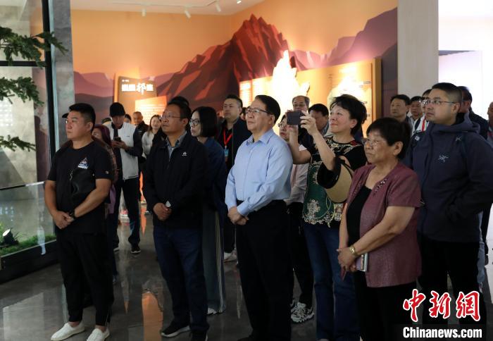 圖為臺商參訪祁連山國家公園生態(tài)科普館。　薛蒂 攝