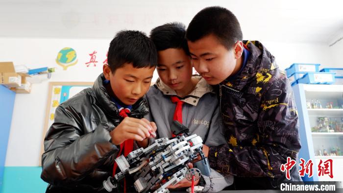 祁連山下青海門源:織密“陽光天使”保護大網(wǎng)絡