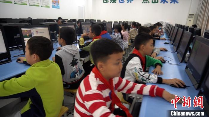 四川：拉齊讀書(shū)“起跑線(xiàn)”民族地區(qū)教育“結(jié)碩果”