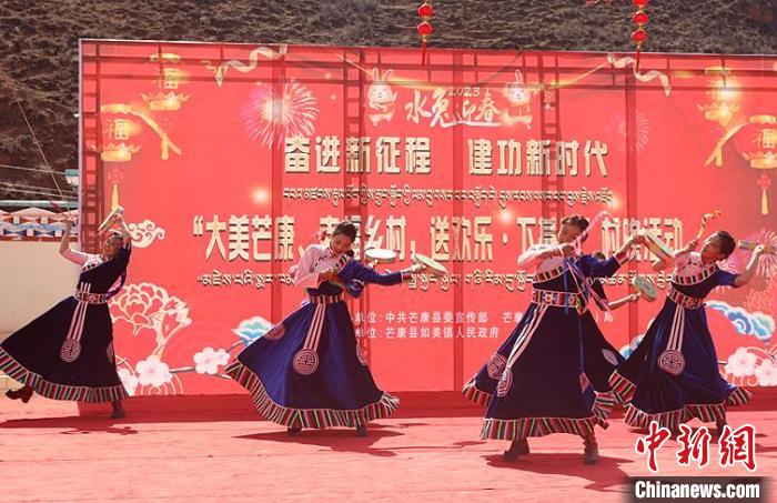 舞蹈《吉祥熱巴》?！∶⒖悼h委宣傳部供圖