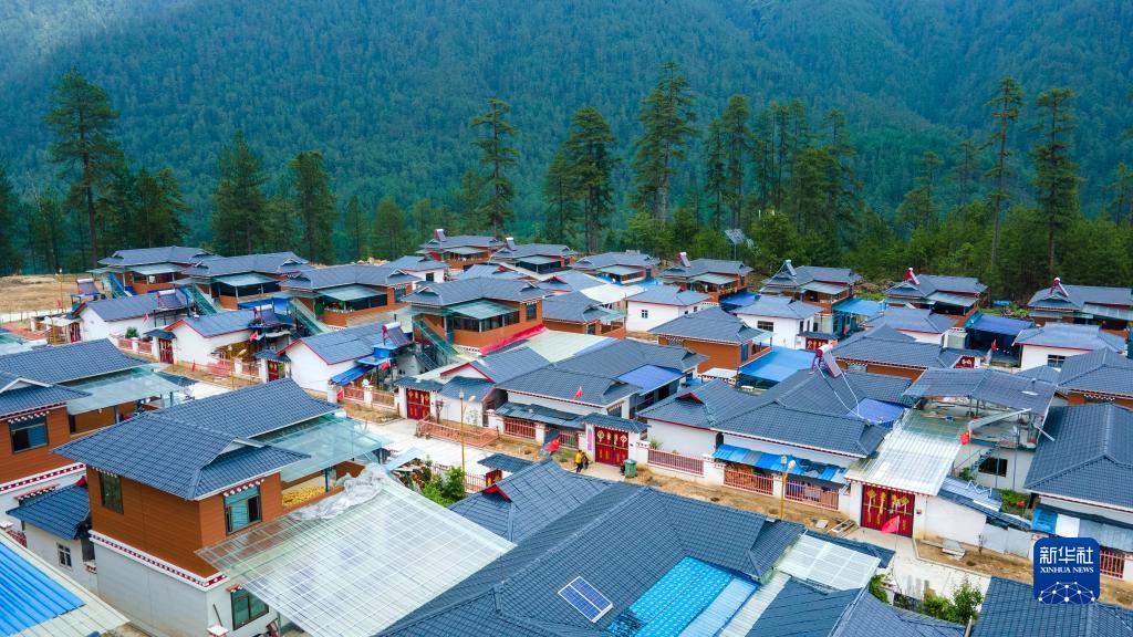 西藏林芝：易地搬遷，迎來(lái)幸福新生活